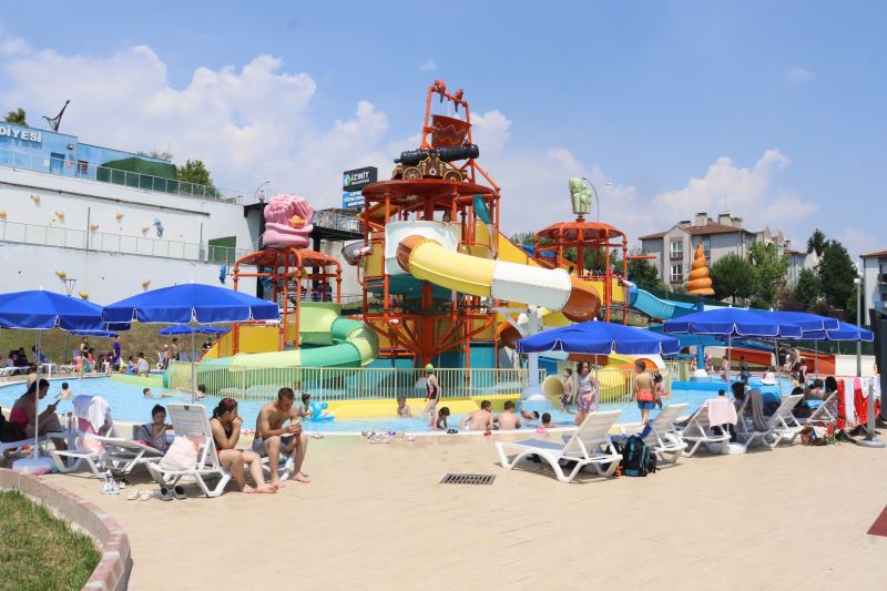İZMİT BELEDİYESİ AQUAPARK’I YAZIN İZMİTLİLERİN GÖZDESİ OLDU