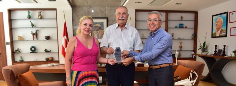 TED Çanakkale Koleji Yöneticilerinden Başkan Gökhan