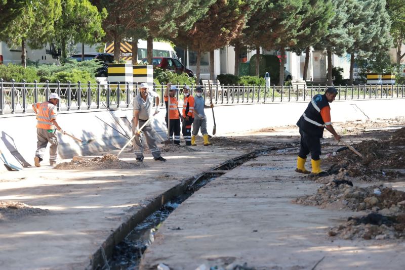 ULUIRMAK DÜZENLİ OLARAK TEMİZLENİYOR