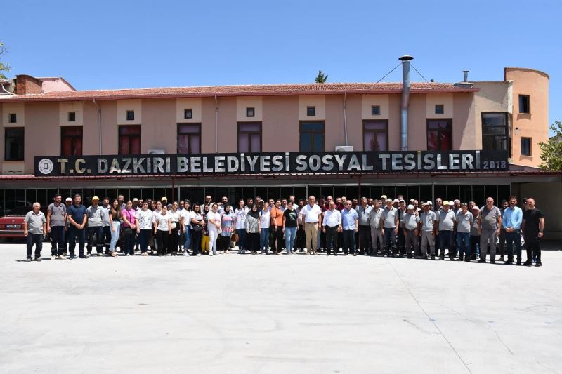 BELEDİYEMİZ EMEKÇİLERİNE HAYIRLI OLSUN
