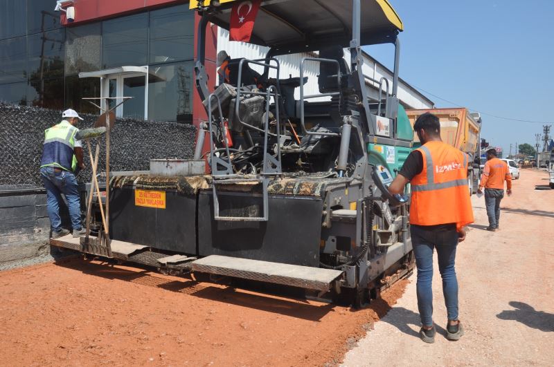 İZMİT BELEDİYESİ, SANAYİ MAHALLESİNDE BOZULAN YOLU YENİDEN KONFORA KAVUŞTURDU