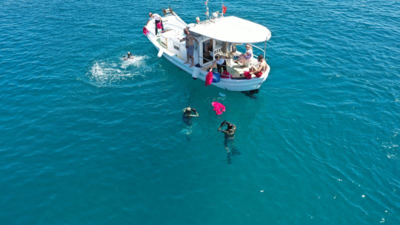 BODRUM BELEDİYESİ’NDEN DENİZ DİBİ TEMİZLİĞİ