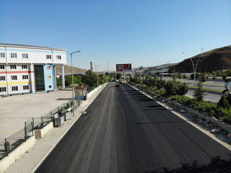 Hacettepe Caddesi’nde Yol Yenileme Çalışması Tamamlandı