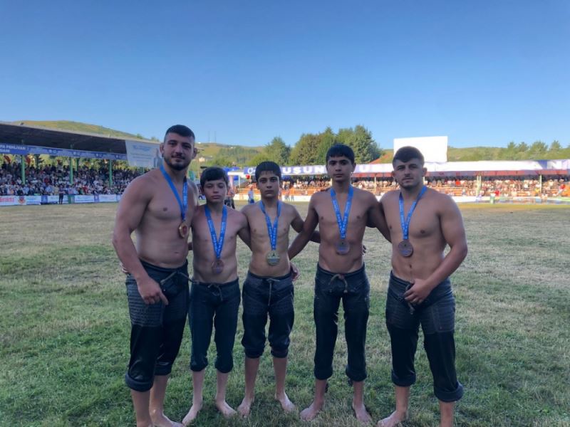 İLKADIMLI SPORCULAR GURURLANDIRMAYA DEVAM EDİYOR
