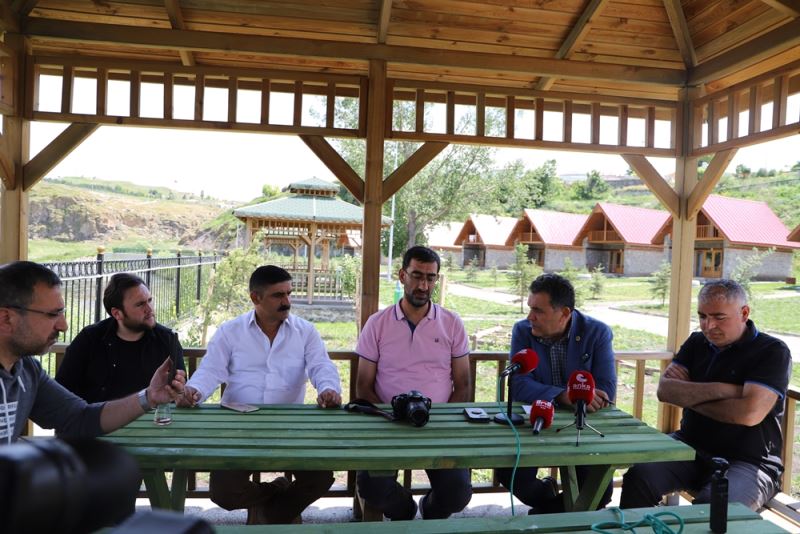 BAŞKAN DEMİR, GAZETECİLERLE BULUŞTU, BAL FESTİVALİNE İLİŞKİN AÇIKLAMALAR YAPTI