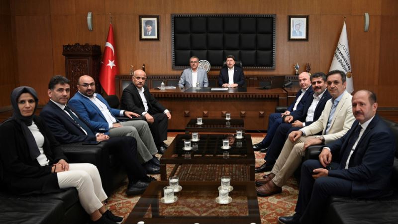 Bakan Tunç; “Deprem Bölgesinin İmarı ve İnşası En Öncelikli Hedefimiz”