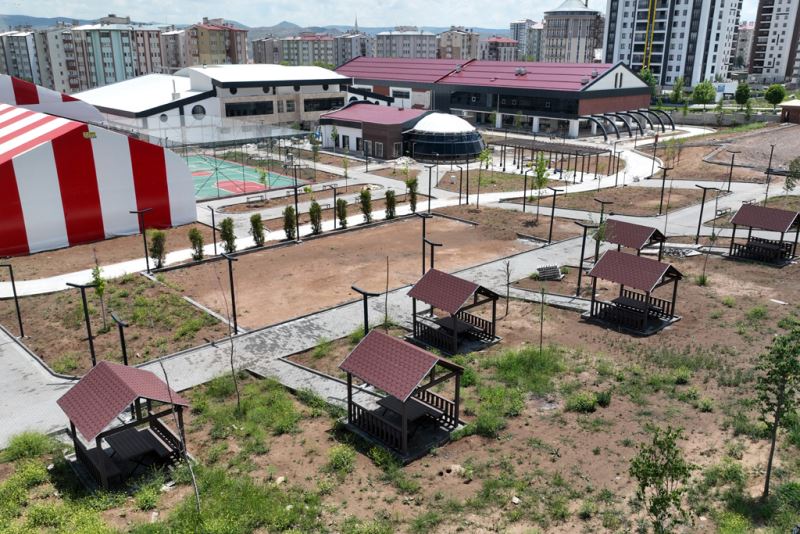 ŞEYH ŞAMİL SPOR KOMPLEKSİ AÇILIŞ İÇİN GÜN SAYIYOR…