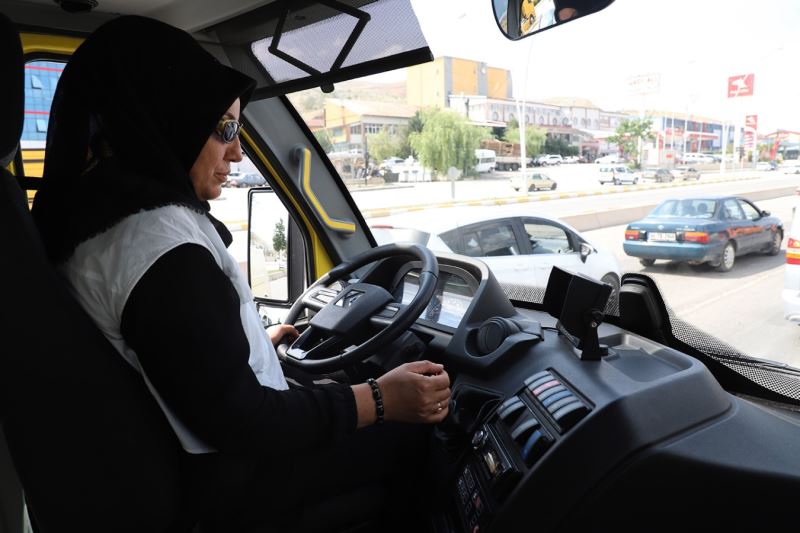 Traktör Koltuğundan Otobüs Kaptanlığına