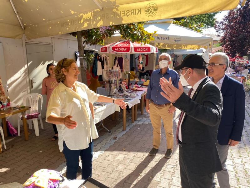 BAŞKANIMIZ EKİCİOĞLU, KADIN EMEK PAZARI STANDLARINI ZİYARET ETTİ
