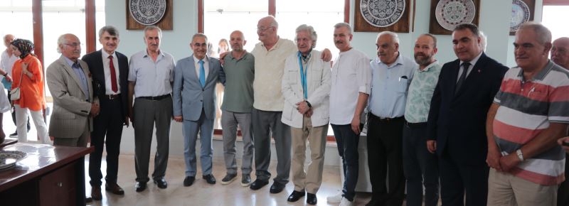 BAŞKANIMIZ IŞIK, HAMZA ÜSTÜNKAYA’NIN ATÖLYESİNİN AÇILIŞINA KATILDI
