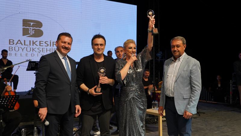 Muazzez Ersoy: Balıkesir Körfezi’ne Bayıldım