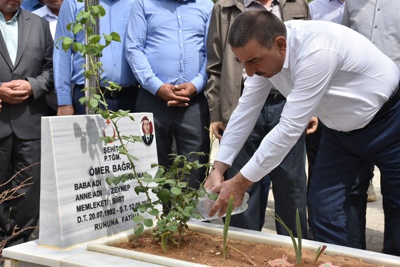 ŞEHİT TEĞMEN ÖMER BAĞRA ŞEHADETİNİN BİRİNCİ YIL DÖNÜMÜNDE DUALARLA ANILDI