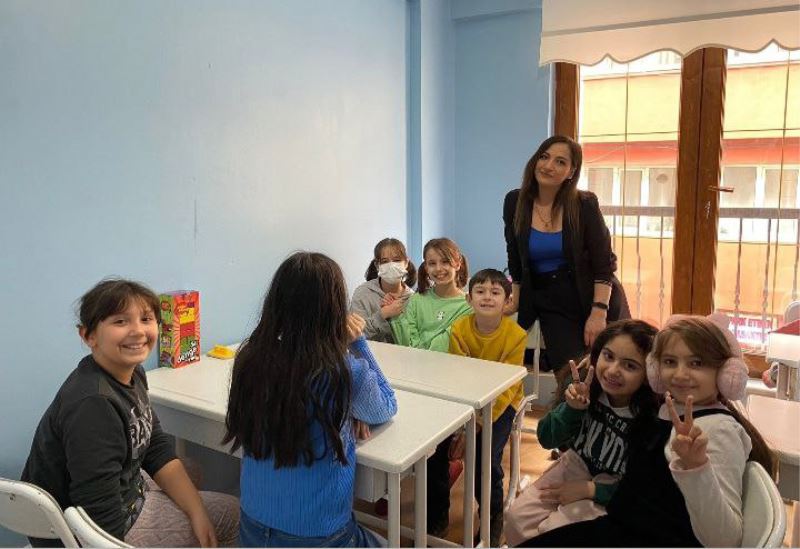 AKIL VE ZEKA OYUNLARI ATÖLYESİ İLE GELİŞİMLERİNE KATKI SAĞLANIYOR