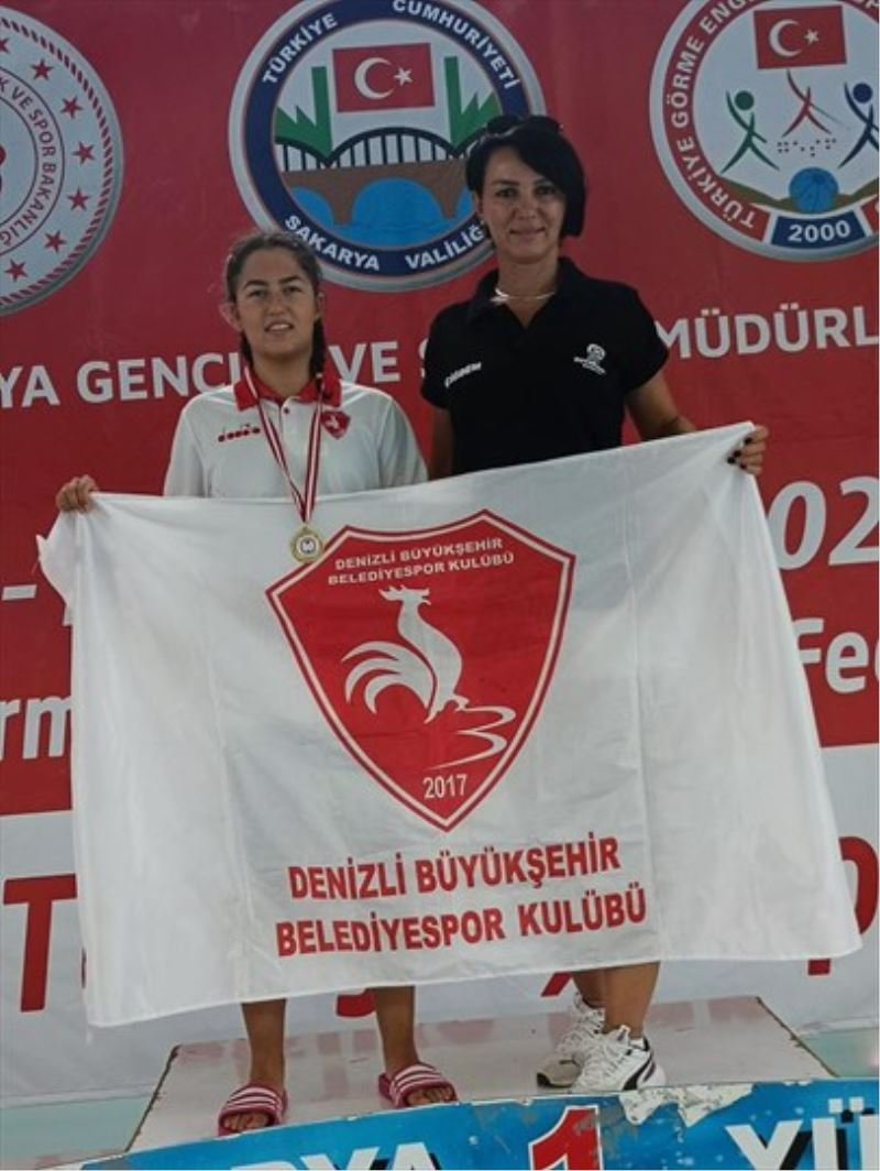 Büyükşehir madalyalara doymuyor