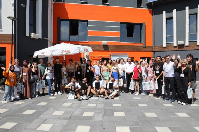 Erasmus projesi kapsamında İtalya, Çekya, Yunanistan, Sırbistan ve  güzel ülkemizden oluşan öğrenci grubunu ilçemizde ağırladık.
