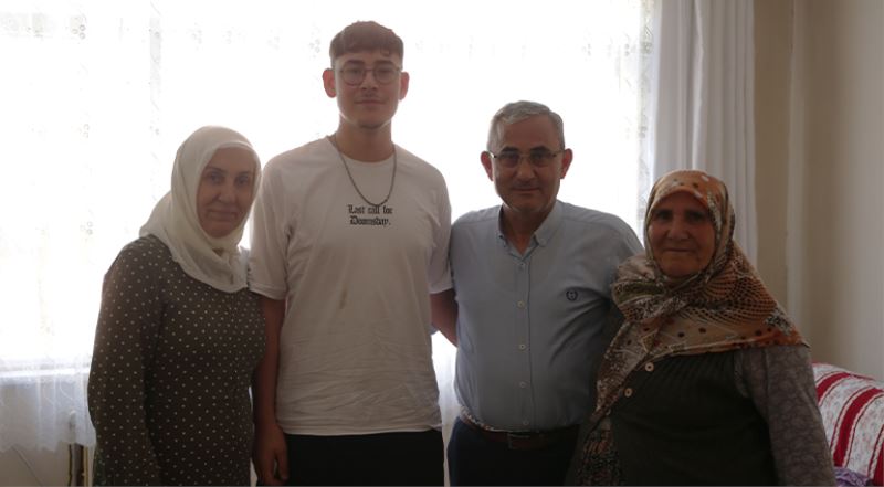BAŞKANIMIZ IŞIK’TAN MUSTAFA AMCA VE ALİME TEYZE’YE ZİYARET