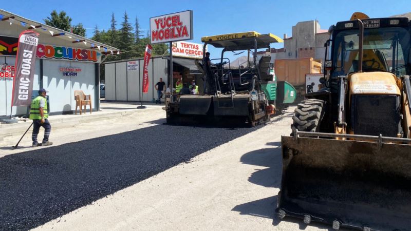 Büyükşehir, Elbistan’da Bir Caddeyi Daha Yeniliyor