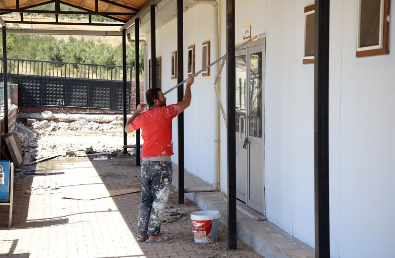 DULKADİROĞLU’NDA SOSYAL TESİSLERİN BAKIM ÇALIŞMALARI DEVAM EDİYOR