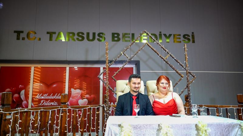 TÜRKİYE’NİN EN UYGUN FİYATLI KIR DÜĞÜN SALONU İLK KINA GECESİNE EV SAHİPLİĞİ YAPTI