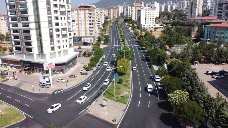 Büyükşehir Bir Caddeyi Daha Yeniledi