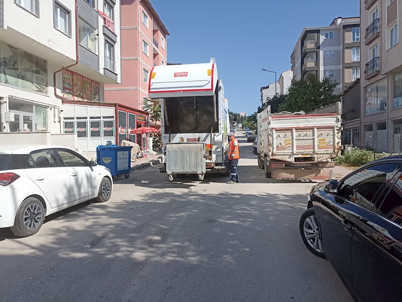 BİLECİK BELEDİYESİ TARAFINDAN ÇÖP KONTEYNERLERİ YIKANIYOR