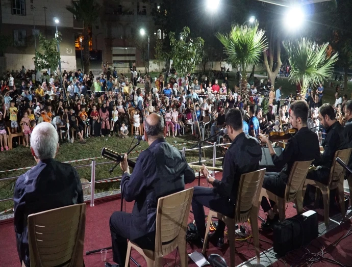 HALİLİYE’DE VATANDAŞLARDAN YAZ KONSERLERİNE YOĞUN İLGİ