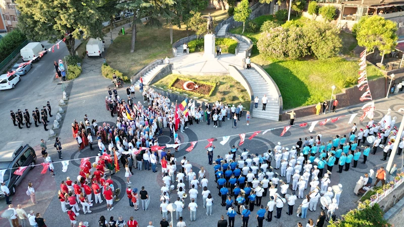 12.ULUSLARARASI PİŞMANİYE FESTİVALİ ‘EN RENKLİ FESTİVAL KORTEJİ’ İLE BAŞLADI