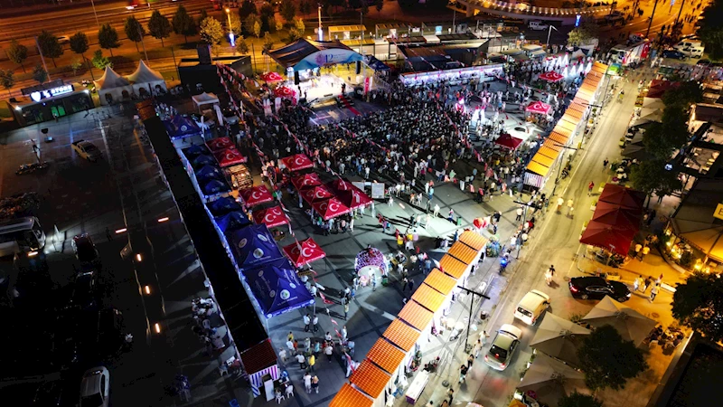 İZMİT’TE FESTİVAL ATEŞİ YAKILDI, COŞKU TÜM KENTİ SARDI!