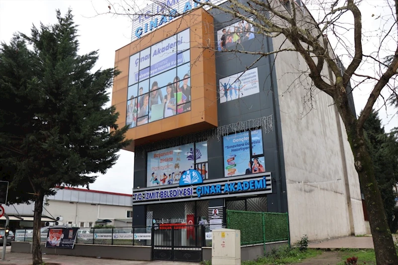 İZMİT ÇINAR AKADEMİ MEZUNLARI ÜNİVERSİTELİ OLDU