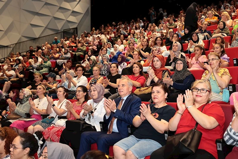 Büyükşehir üreten kadınların yanında