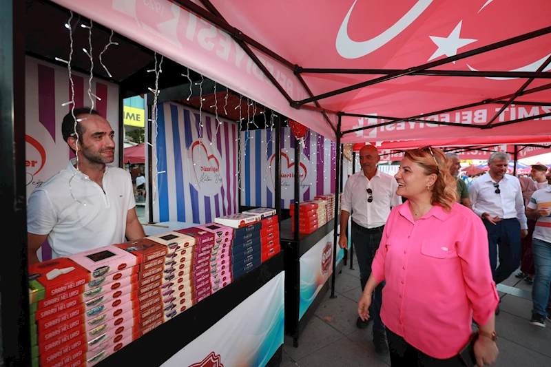 İZMİT’TE MARKA OLMUŞ ESNAFLARIN ÜRÜNLERİ PİŞMANİYE FESTİVAL ALANINDA İZMİTLİLERİ BEKLİYOR