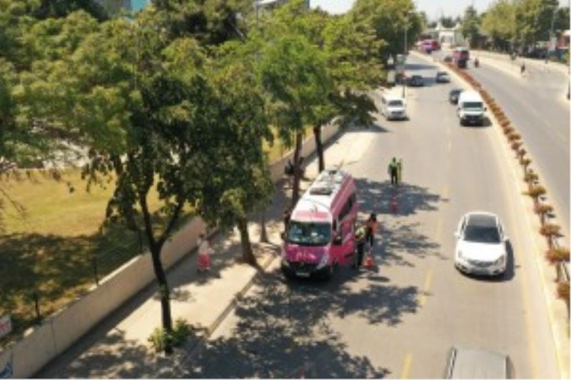 TRAFİK ZABITADAN MİNİBÜSLERE DENETİM