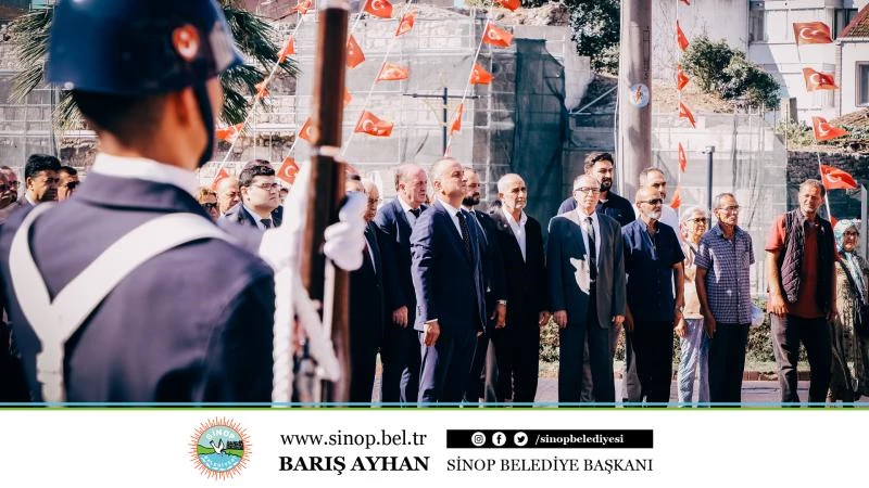 Belediye Başkanımız Barış Ayhan, 30 Ağustos Zafer Bayramı kutlamaları kapsamında Sinop Valiliği önünde düzenlenen Çelenk Sunma Töreni’ne katıldı.