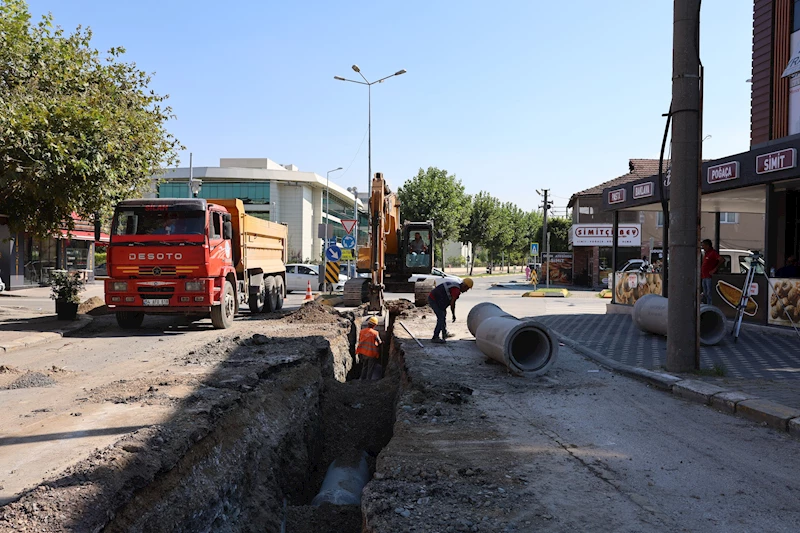 Kirişhane ve Cumhuriyet caddelerinin yağmur suyu hattı Büyükşehir ile yenileniyor