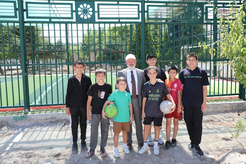 BAŞKAN ÇOLAKBAYRAKDAR; “ÇOCUKLARIN, HAYALİNİ SÜSLEYEN PARKLAR YAPIYORUZ”
