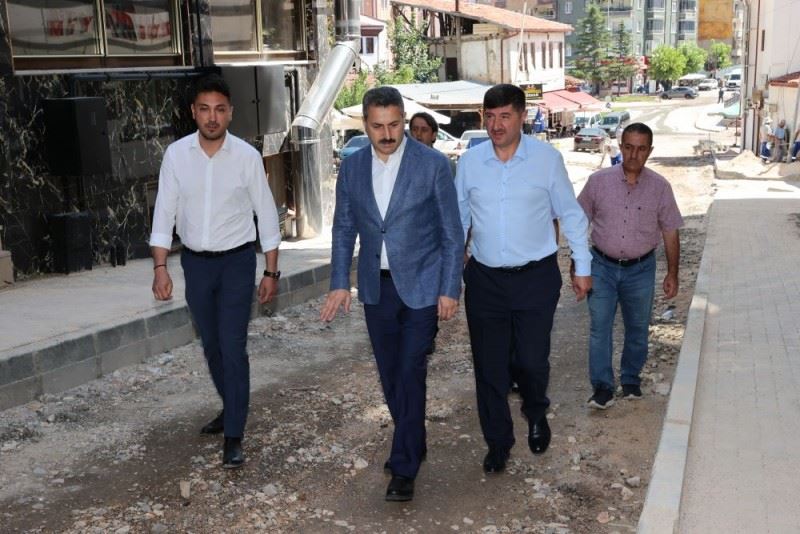 BAŞKAN EROĞLU “BEHZAT BULVARI BAMBAŞKA BİR GÖRÜNÜMÜE KAVUŞUYOR”
