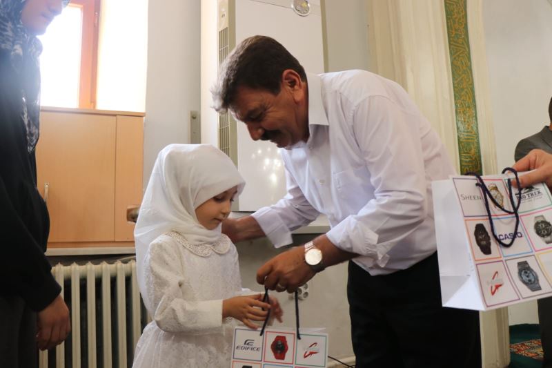 Kuran Kurslarında başarılı olan çocuklarımızı ödüllendirdik