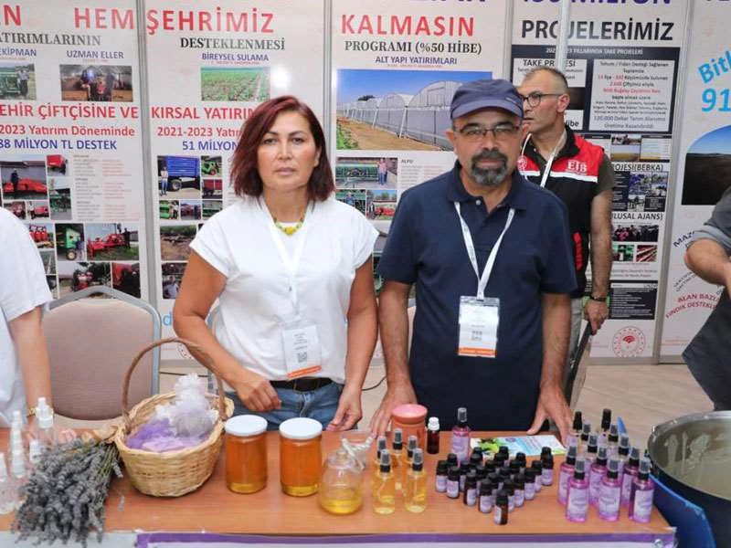 ARIKÖY’DE ARICILIK EĞİTİMİ ALDI ŞİMDİ LAVANTA BALI ÜRETİYOR