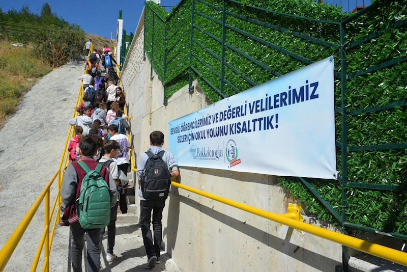 ARİF NİHAT ORTAOKULU YOLU 500 METRE KISALDI