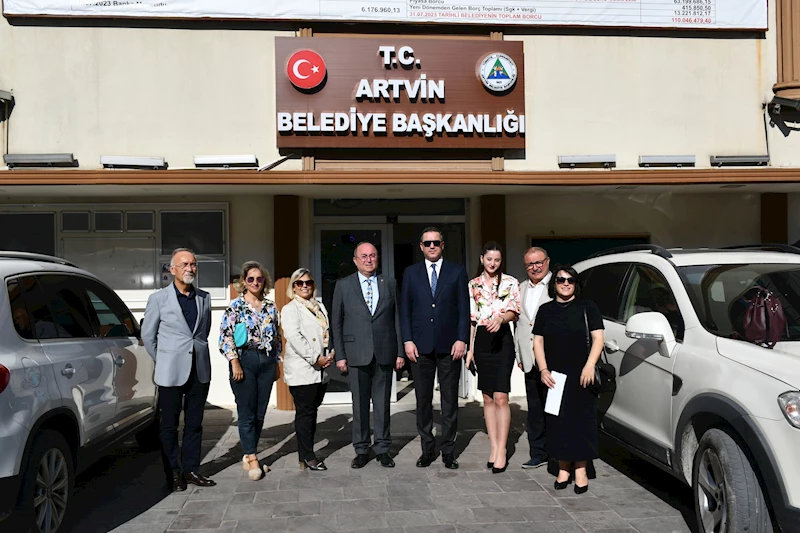 TÜRKİYE BAROLAR BİRLİĞİ BAŞKANI ERİNÇ SAĞKAN, ARTVİN BELEDİYESİNİ ZİYARET ETTİ