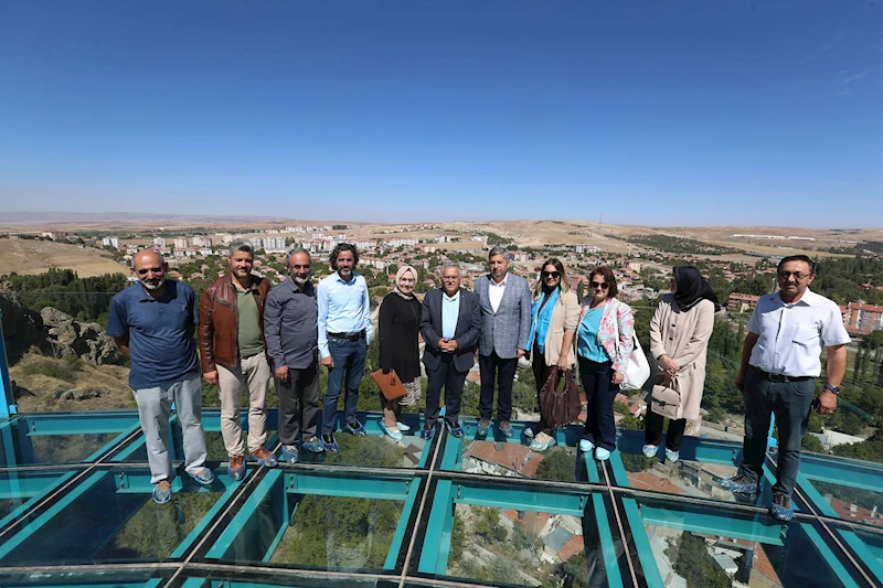 Başkan Büyükkılıç, Muhteşem Manzarayı Cam Teras’tan İzledi