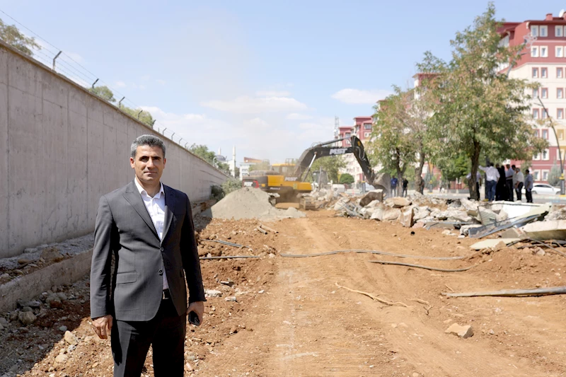 GENÇ CADDESİ YENİ YÜZÜNE KAVUŞUYOR
