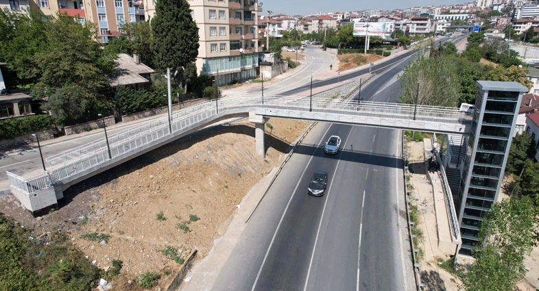 Darıca’da 2 yeni üstgeçit kullanıma açıldı