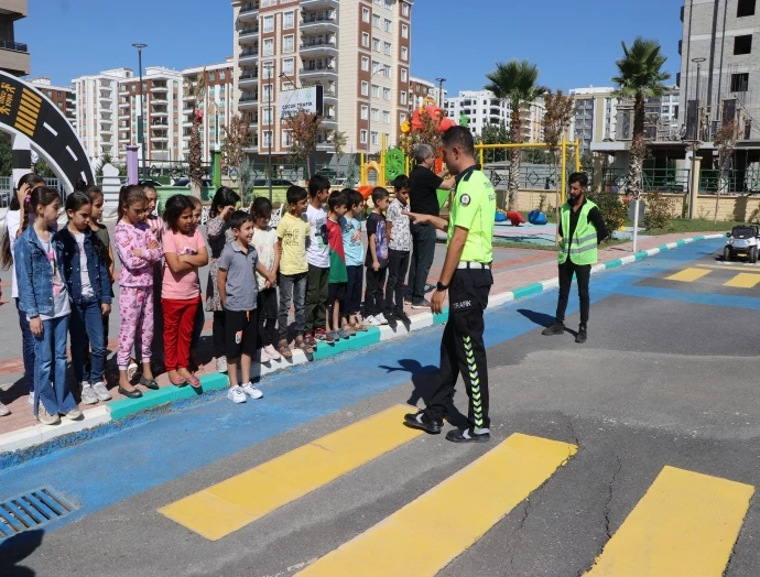 HALİLİYE BELEDİYESİ İLE ÇOCUKLARA TRAFİK KÜLTÜRÜ AŞILANIYOR