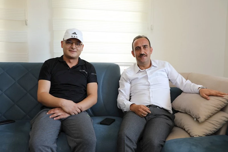 Belediye Başkanımız Av. Mustafa İlmek, bir süredir tedavi gören Basın Yayın ve Halkla İlişkiler Müdürlüğü çalışanı Gurur Kızılışık