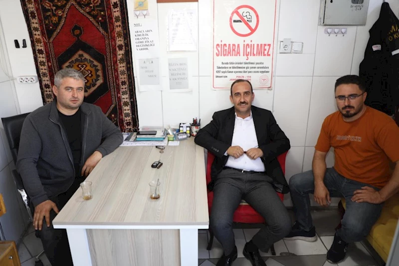 Belediye Başkanımız Sn. Av. Mustafa İLMEK ilçemizin değerli esnaflarından Sn. Osman Göktaş