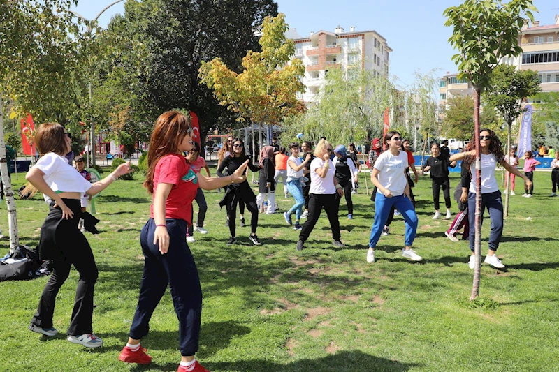 AVRUPA HAREKETLİLİK HAFTASI ETKİNLİKLERİ, İPEKYOLU’NDA SABAH SPORUYLA BAŞLADI