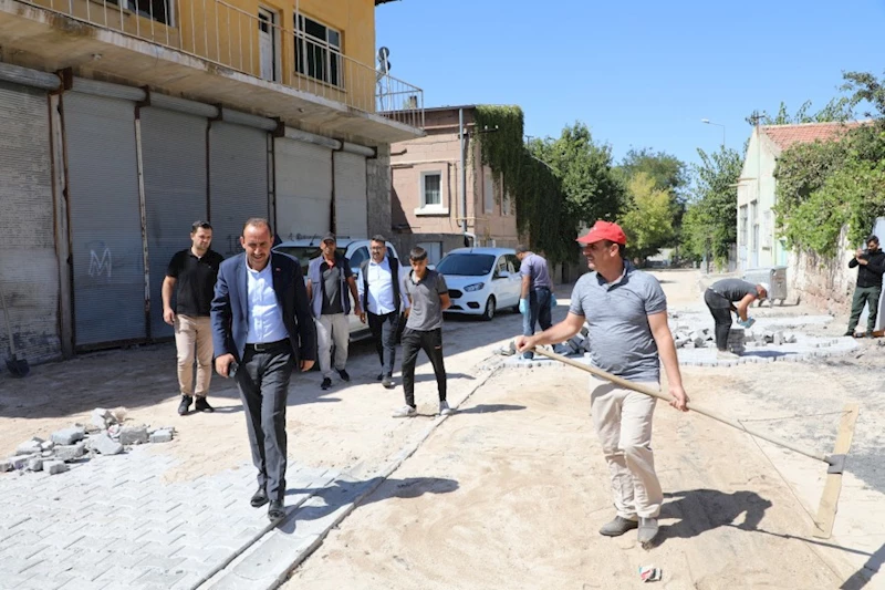Belediye Başkanımız Av. Mustafa İlmek, Karakoyunlu mahallesinde yapılan parke çalışmalarını yerinde inceledi.