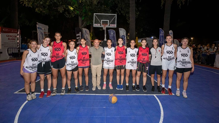 İzmir Cup finalleri nefes kesti