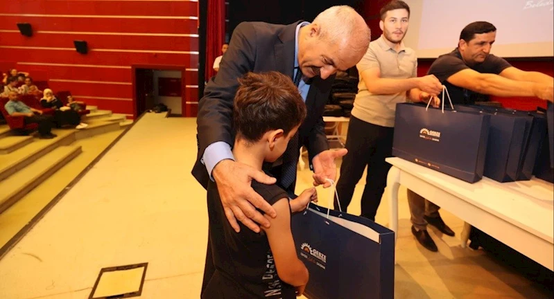 Gebzeli Öğrencilere  Kırtasiye Desteği